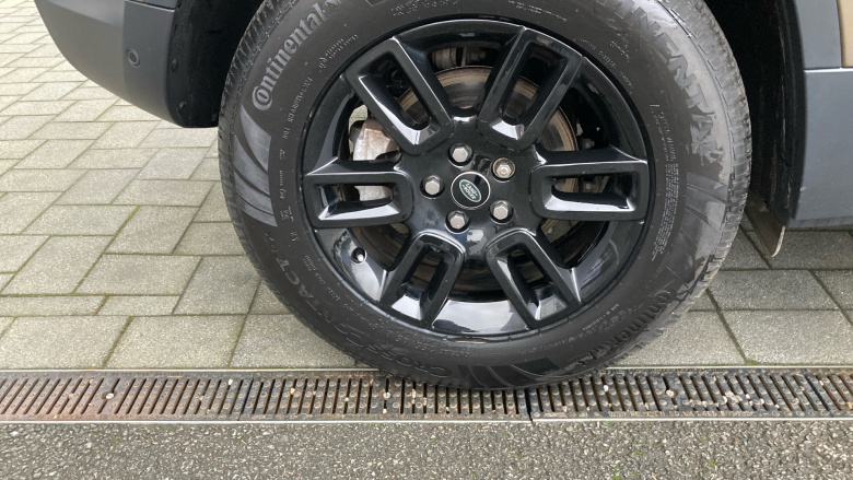 Land Rover Defender 3.0 D250 SE 110 5dr Auto [7 Seat] Diesel Estate